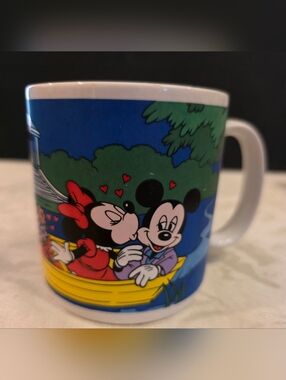 Mickey & Minne Mouse Tunnel of Love Mug Vintage 10 Oz Disney by Applause